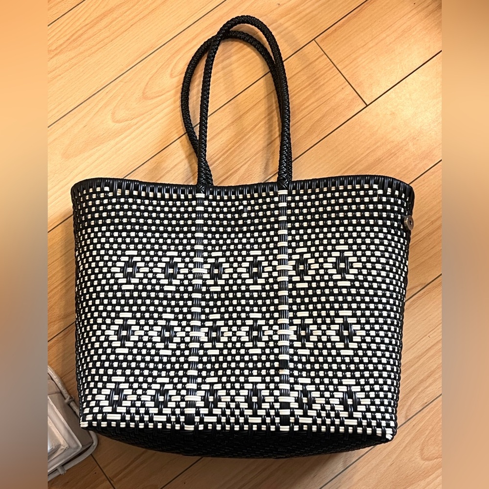 Black & White | handwoven Mexican market tote - Picture 2 of 5
